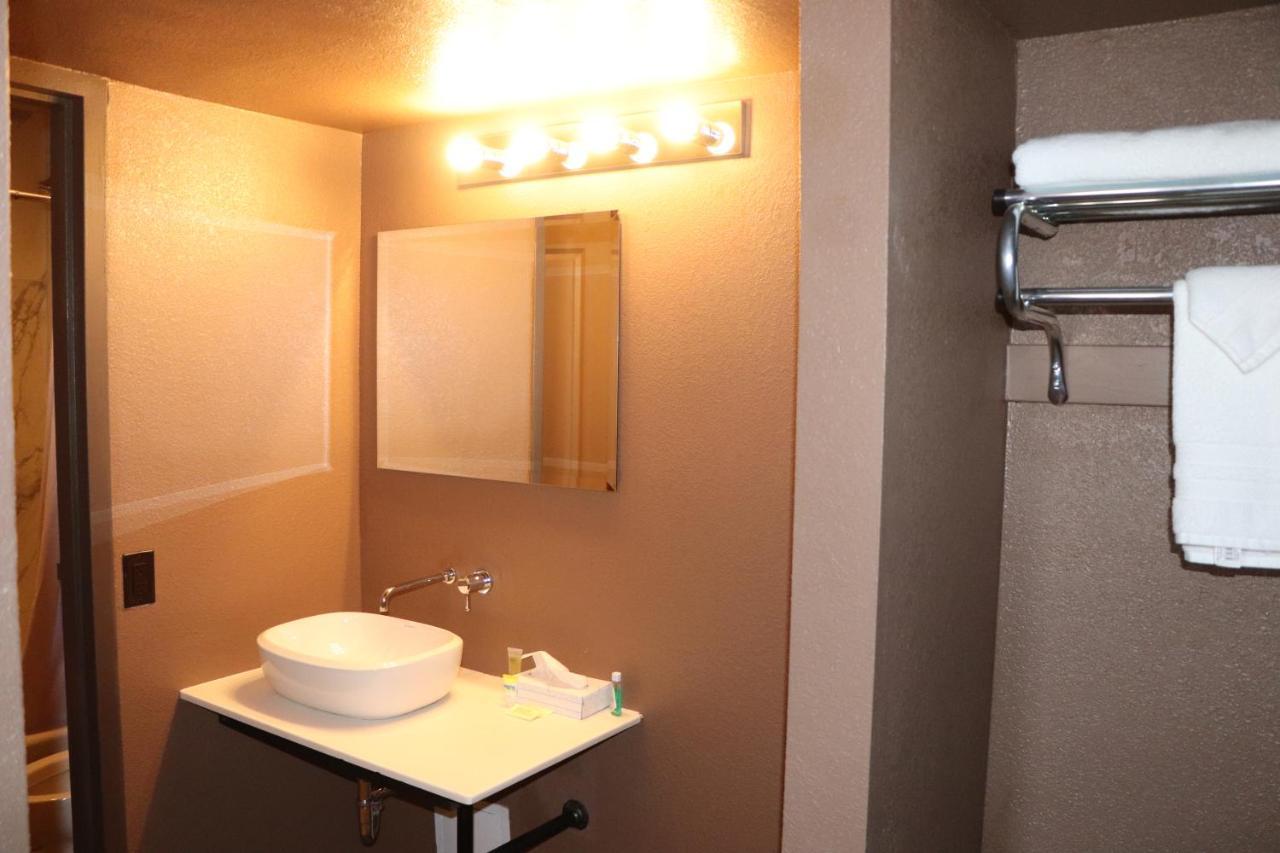 Historic Cow Palace Inn Lamar ภายนอก รูปภาพ